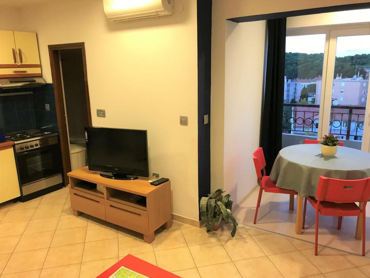 Apartment Pula Center - Near The Central Bus Station Экстерьер фото